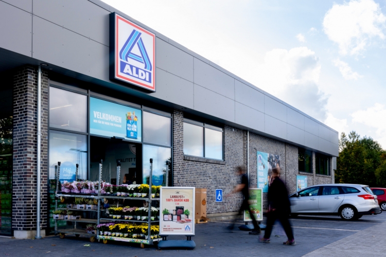 Aldi sælger 16 butikker