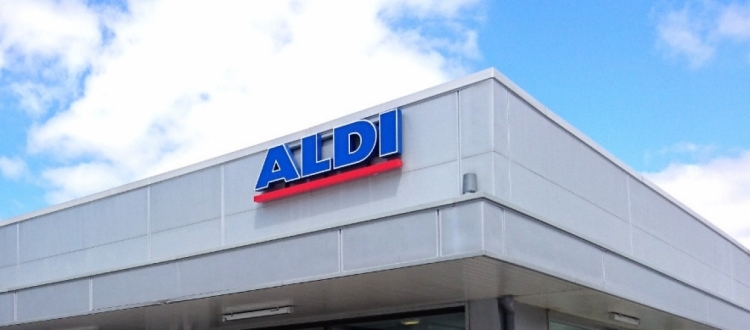 Salget af 114 Aldi-butikker og 3 logistikcentre er godkendt