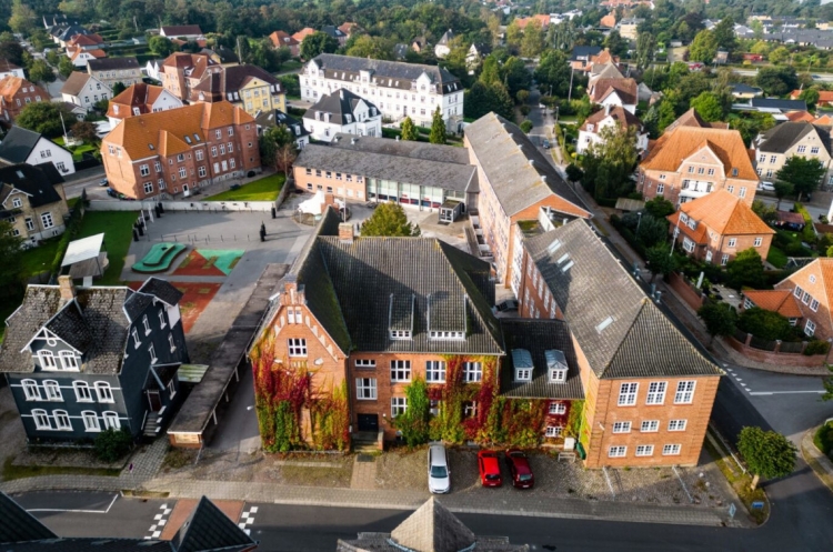 Haderslev Kommune sætter 118 år gammel skole til salg