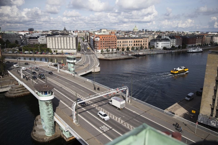 Nationalbanken sætter renten ned